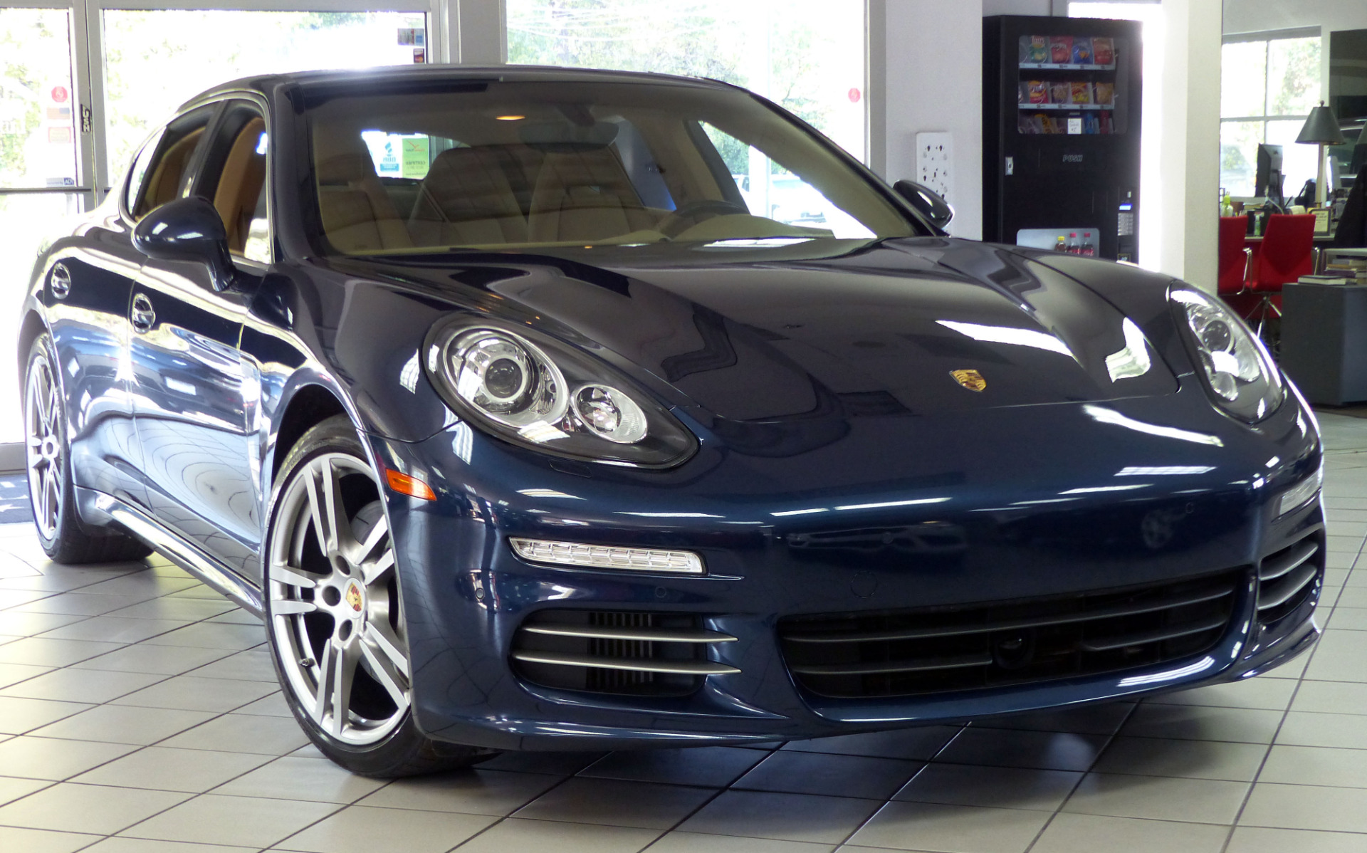 Porshe Panamera 4 s