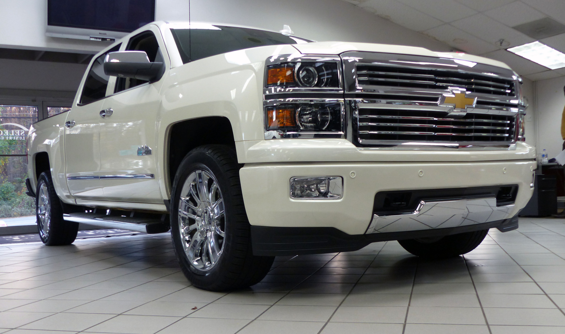 View 2015 Chevy Silverado 3500 High Country Pics