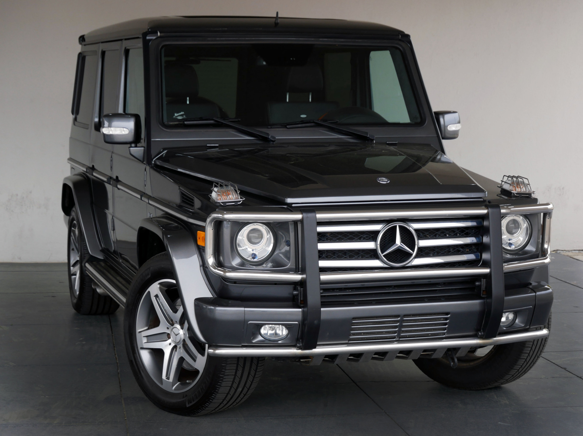 Сколько лет гелику. Mercedes-Benz g-class g 55 AMG. Mercedes Benz g class g55. Mercedes Benz AMG g55 2010. Mercedes Benz g class 55 AMG.