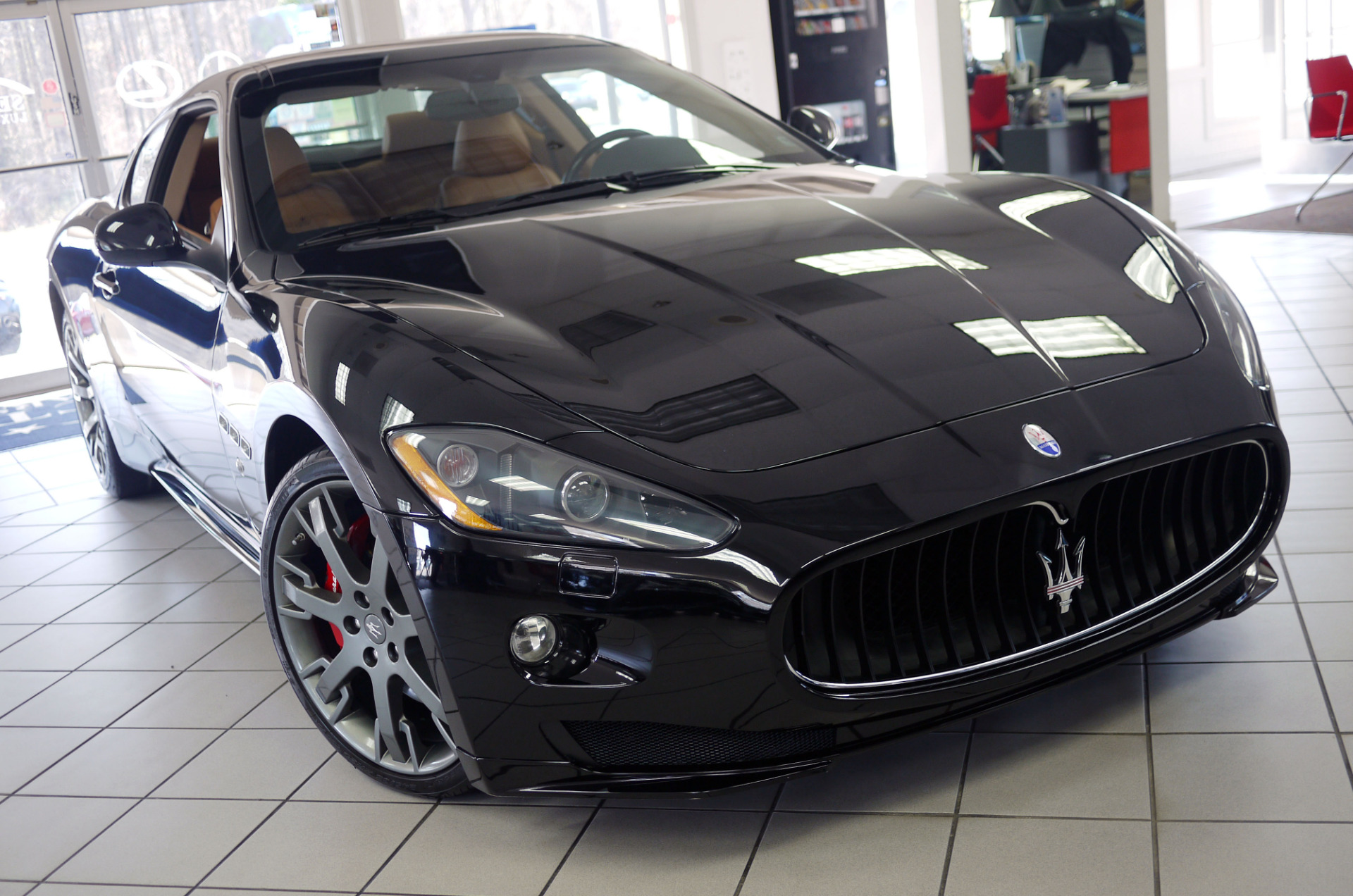 Мазерати granturismo s